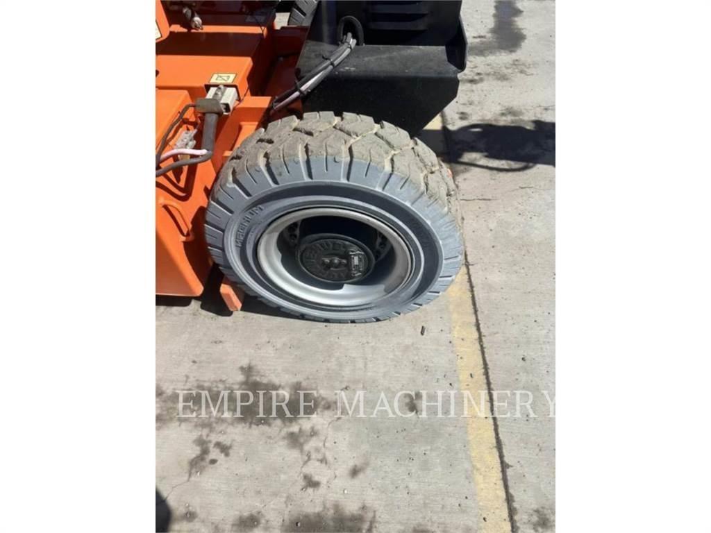 JLG E300AJP ブームリフト　屈伸型
