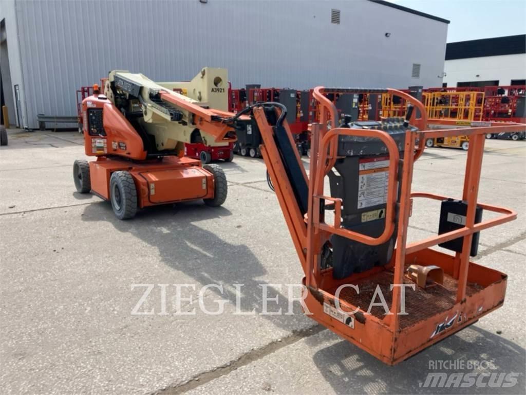 JLG E400AJPN ブームリフト　屈伸型