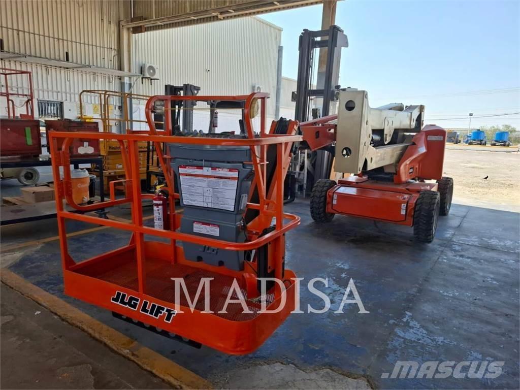 JLG E450AJ ブームリフト　屈伸型