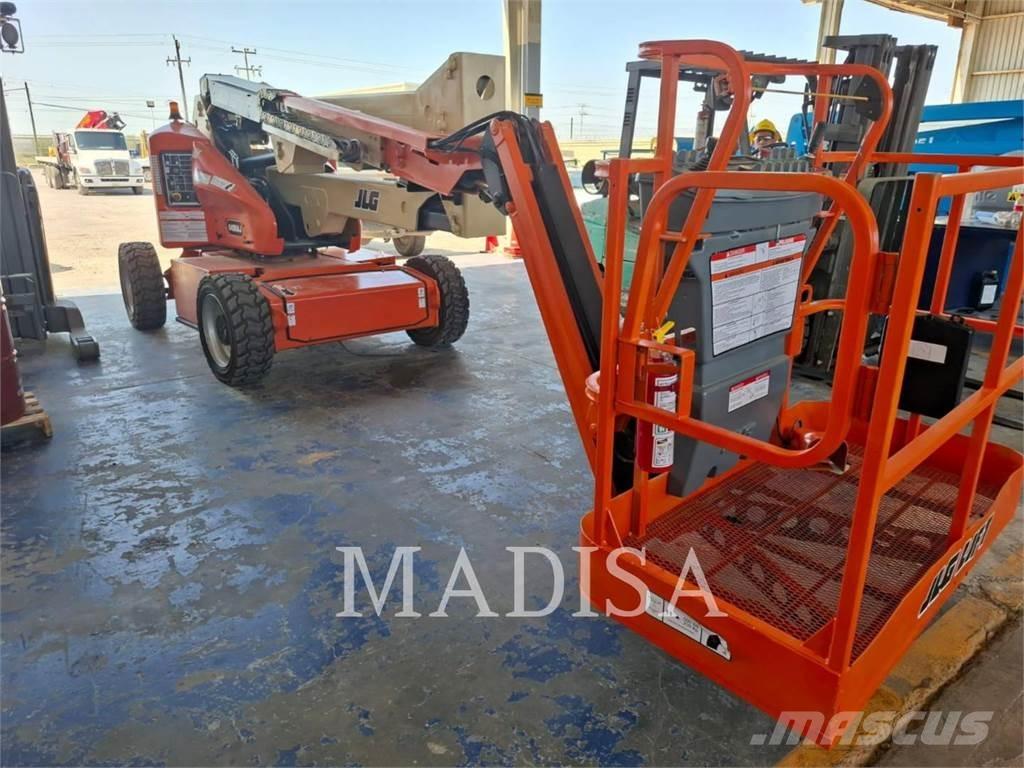 JLG E450AJ ブームリフト　屈伸型