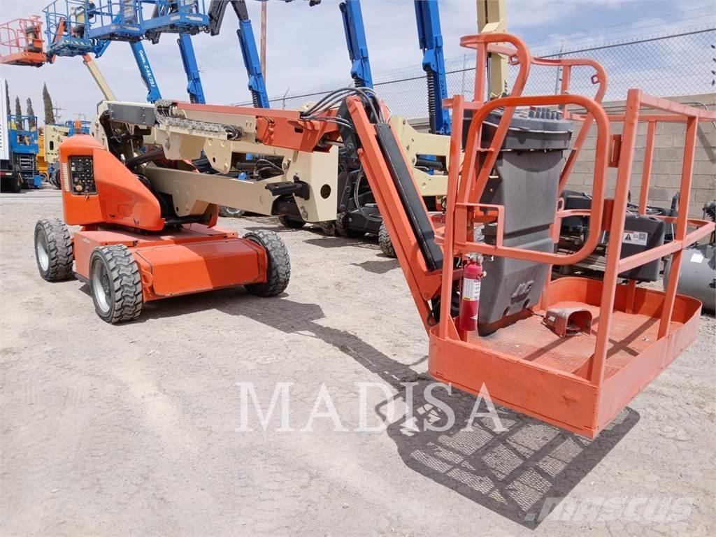 JLG E450AJ ブームリフト　屈伸型