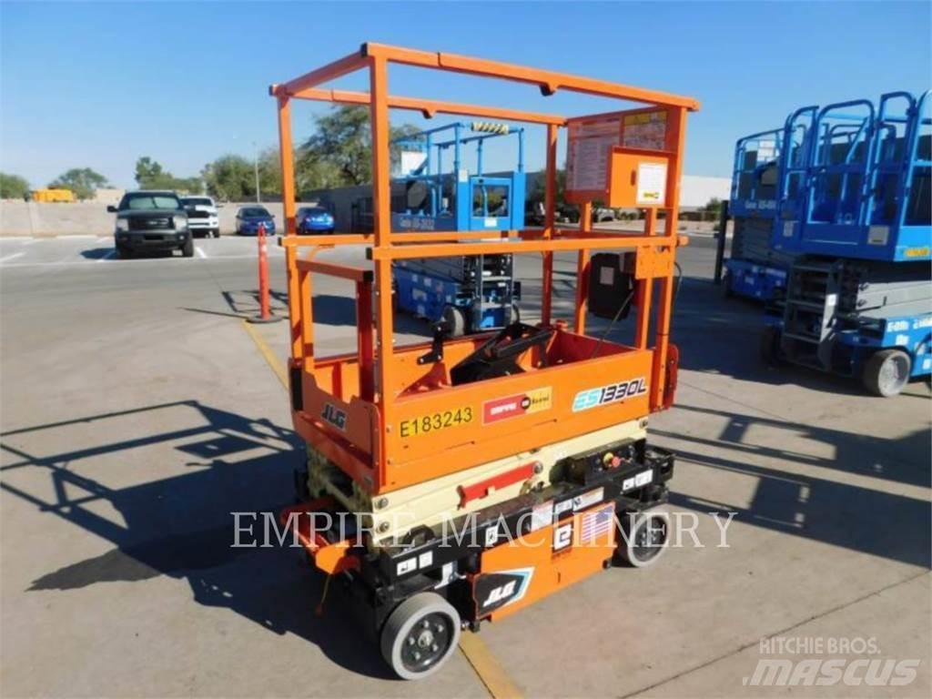 JLG ES1330L ブームリフト　屈伸型