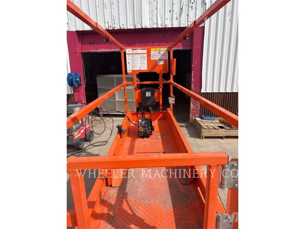 JLG ES2632 シザースリフト