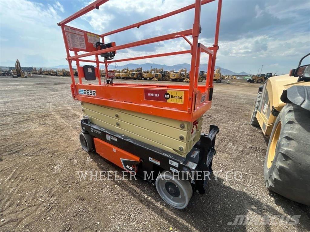 JLG ES2632 シザースリフト