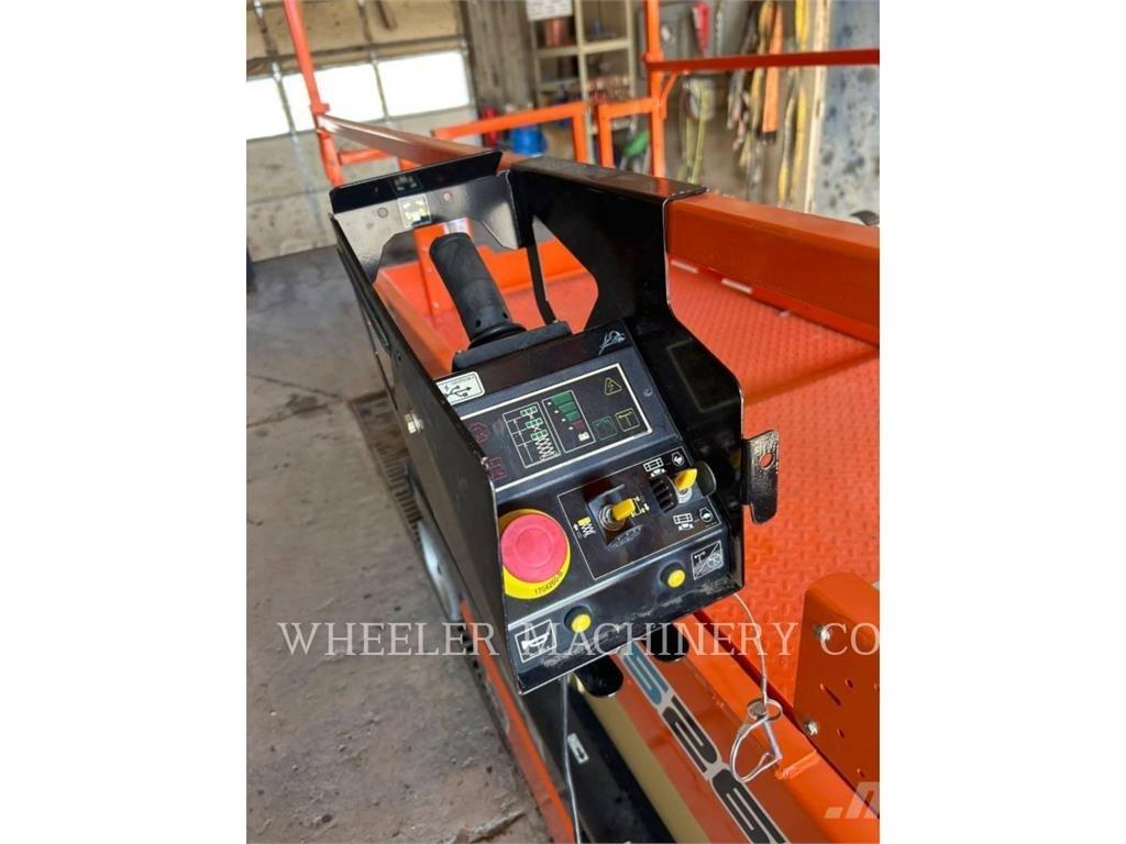JLG ES2646 シザースリフト