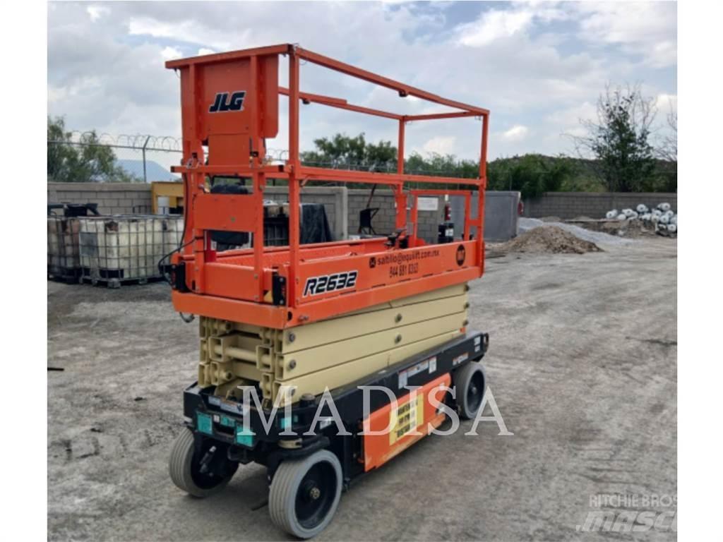 JLG R2632 ブームリフト　屈伸型