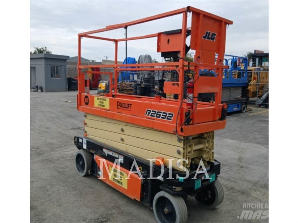 JLG R2632 ブームリフト　屈伸型