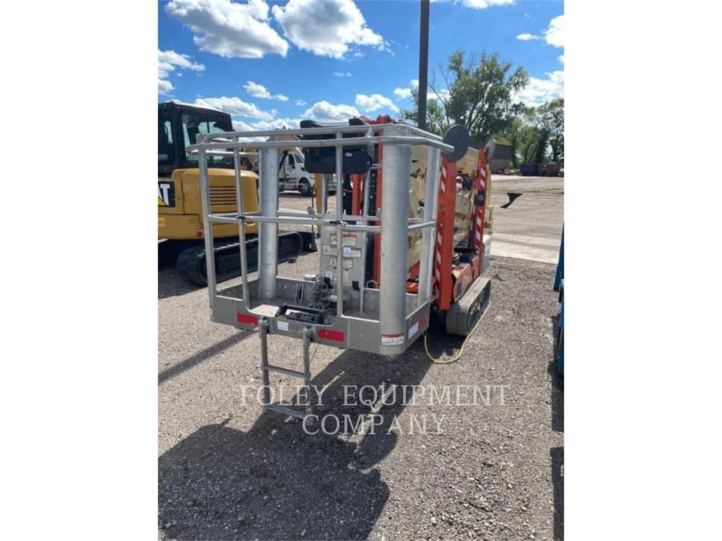 JLG X600AJ ブームリフト　屈伸型
