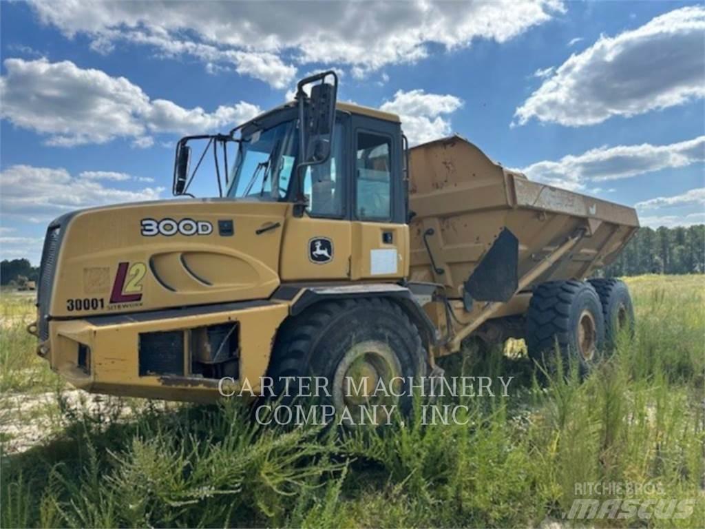 John Deere 300D アーティキュレート式ダンプトラック