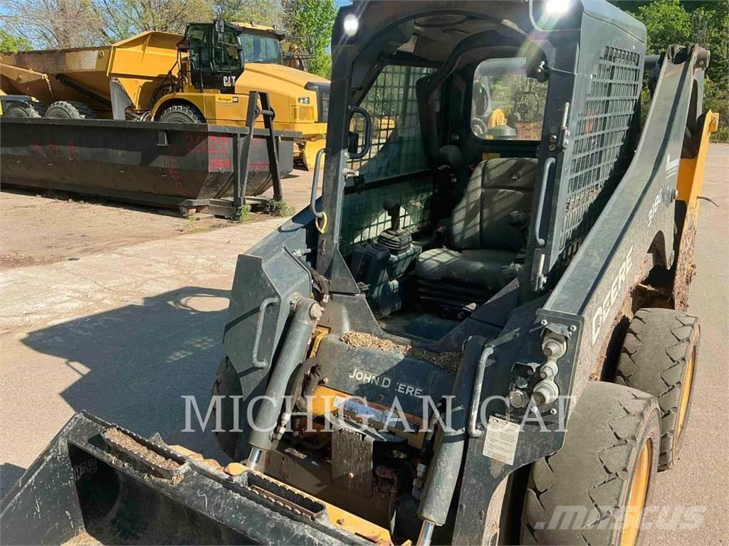 John Deere 318G スキッドステアローダー