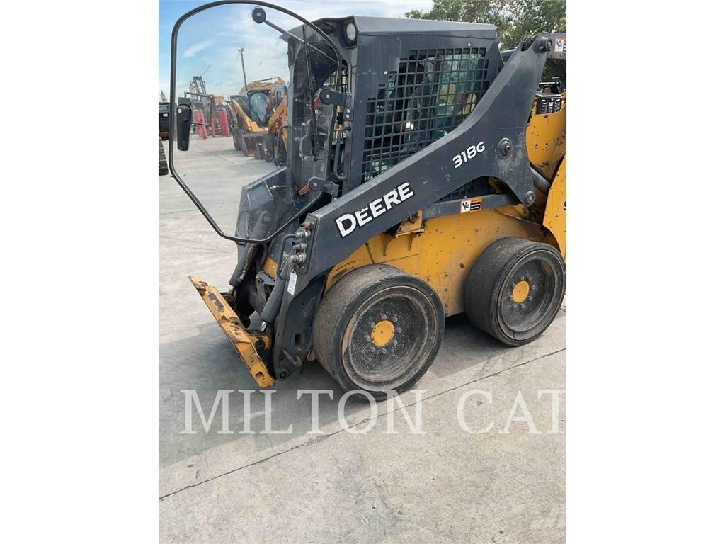 John Deere 318G スキッドステアローダー