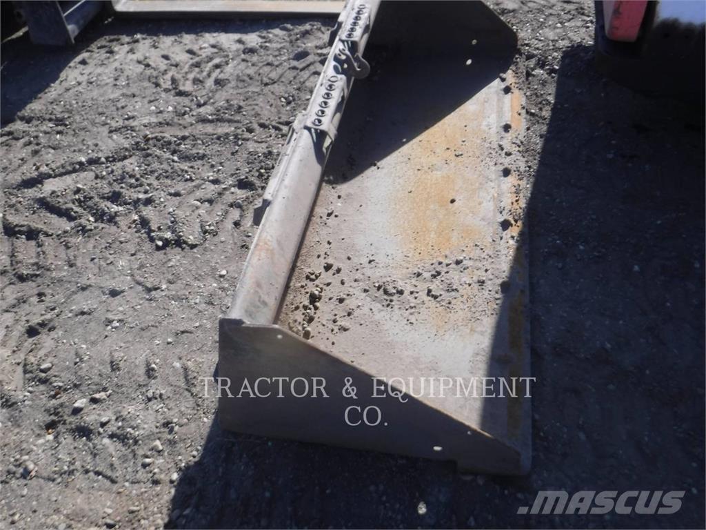 John Deere 320E スキッドステアローダー