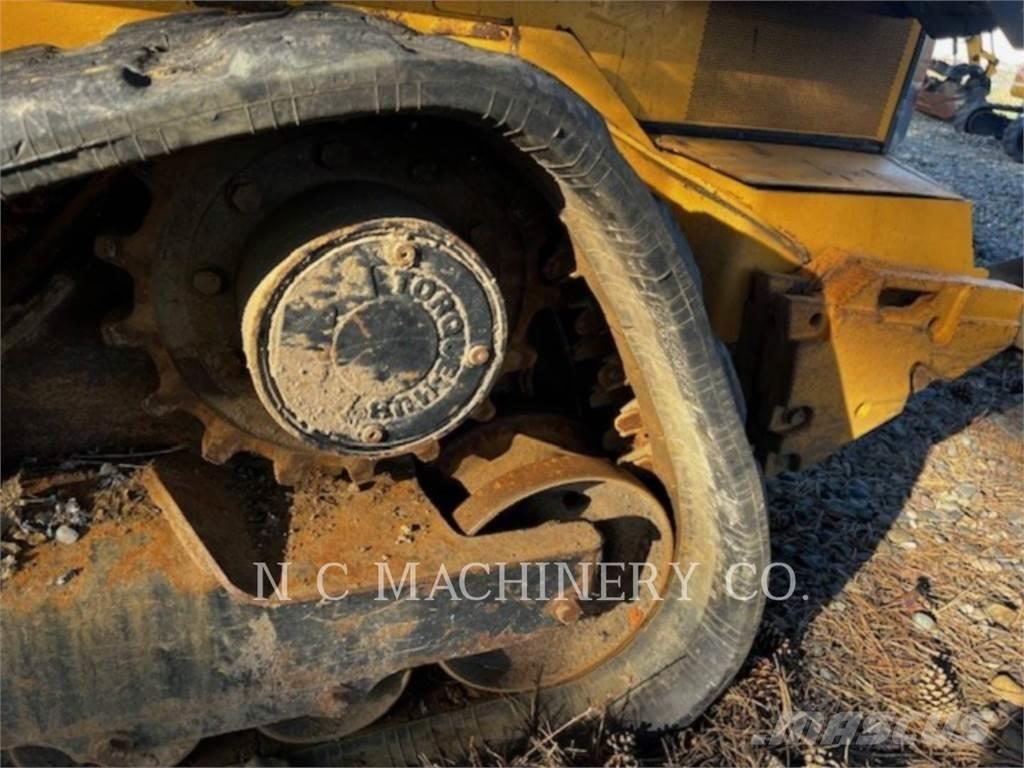 John Deere 331G スキッドステアローダー