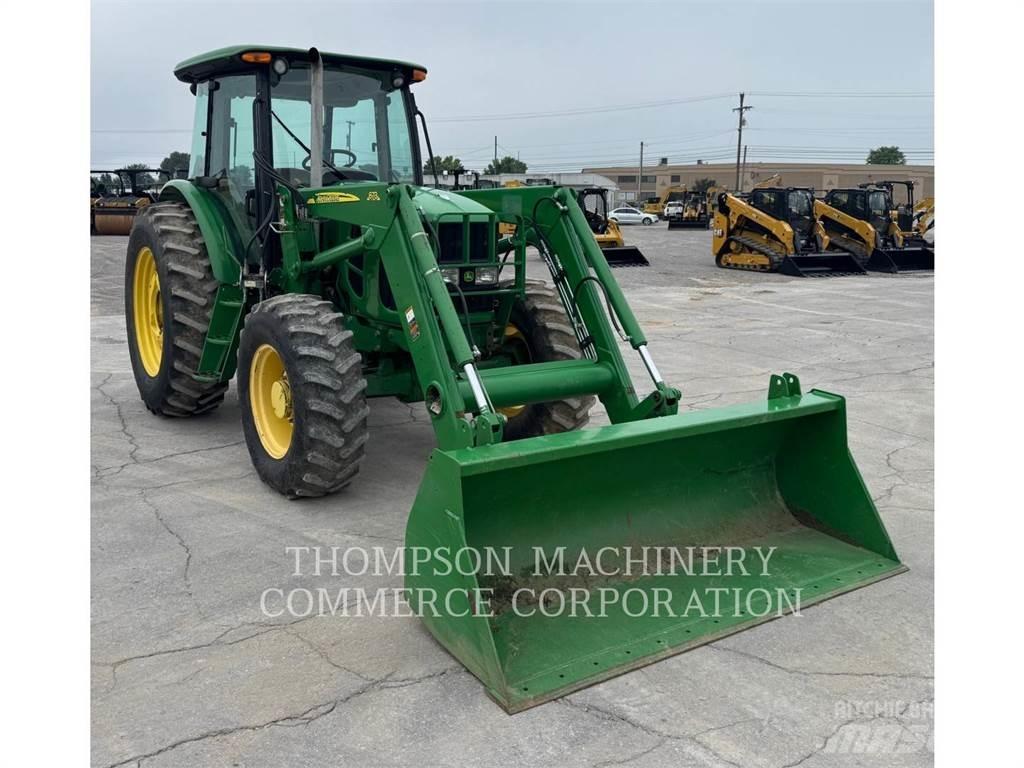 John Deere 6115D トラクター
