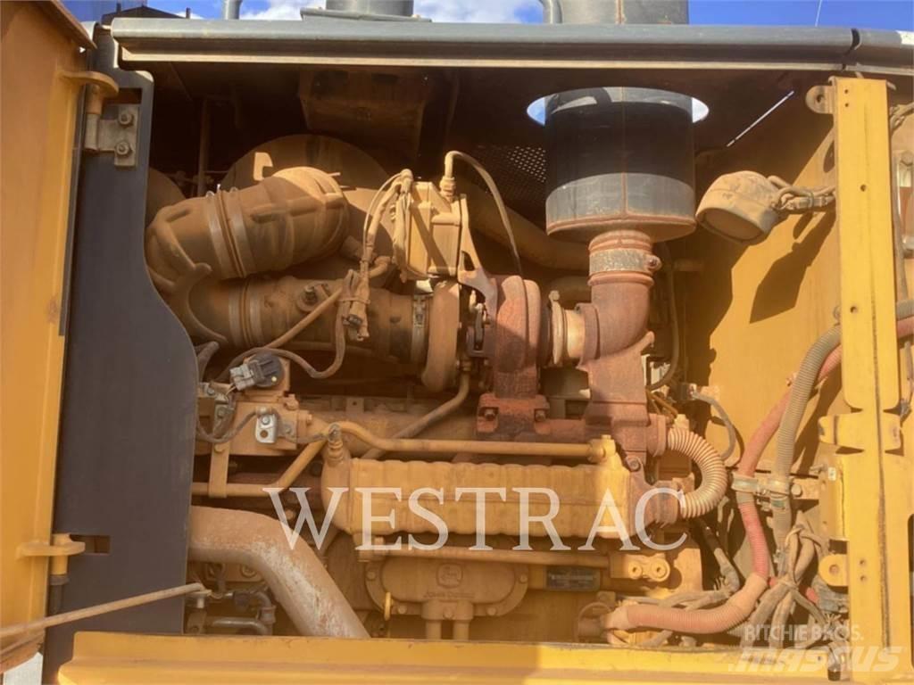 John Deere 670G モーターグレーダー