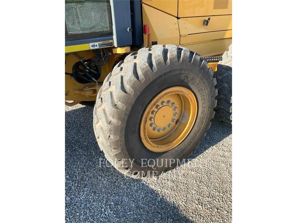 John Deere 670G モーターグレーダー