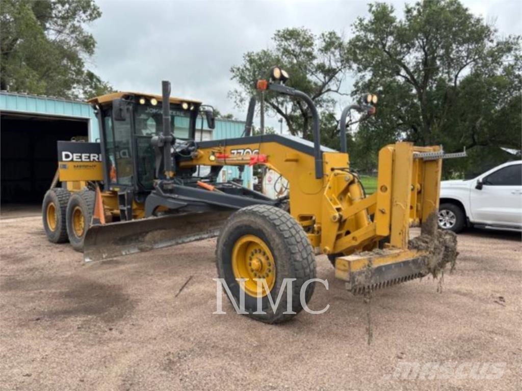 John Deere 770G モーターグレーダー