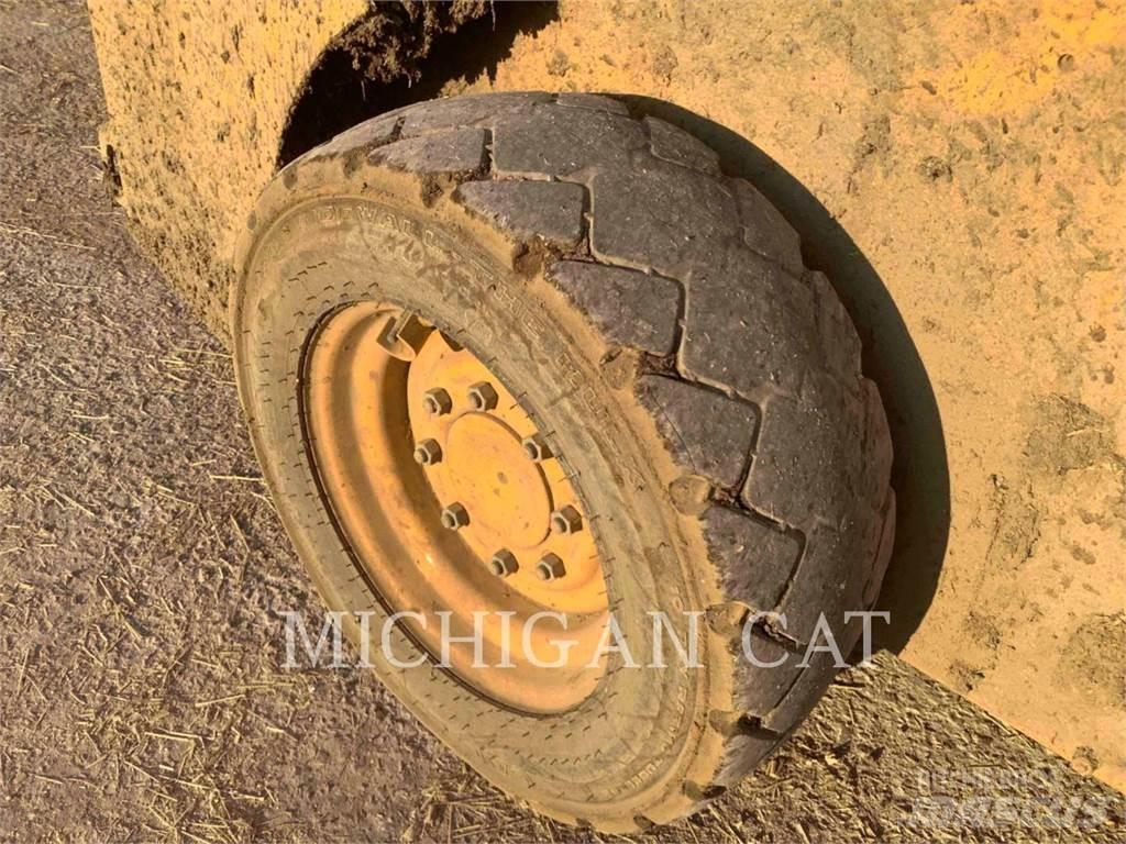 John Deere & CO. 318G スキッドステアローダー