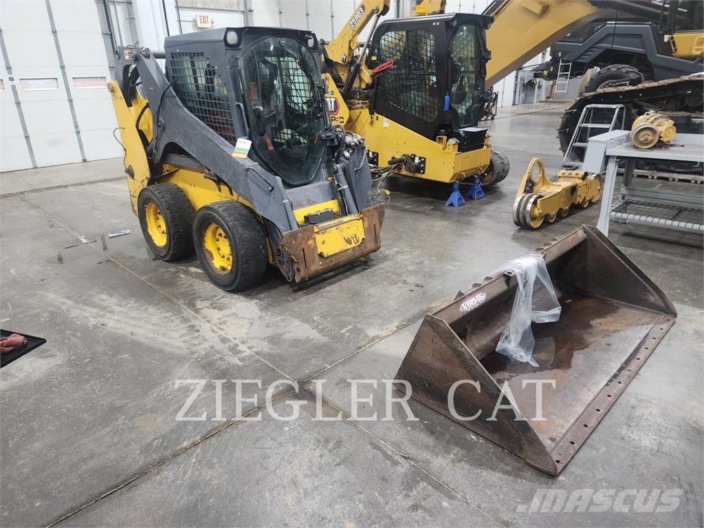 John Deere & CO. 318G スキッドステアローダー