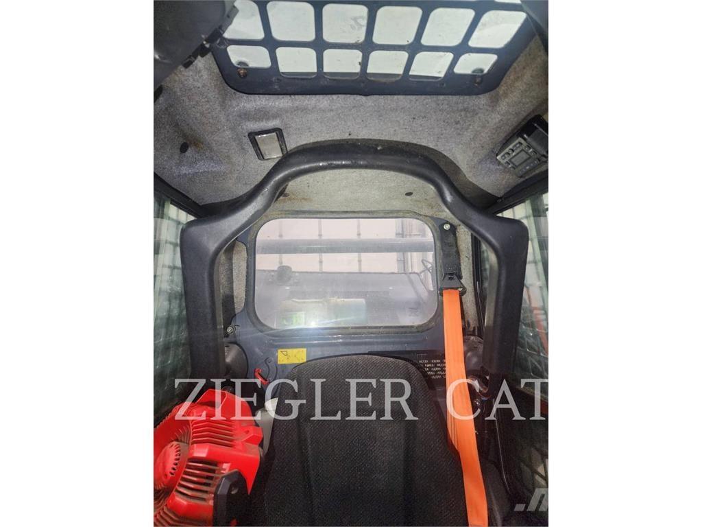 John Deere & CO. 318G スキッドステアローダー