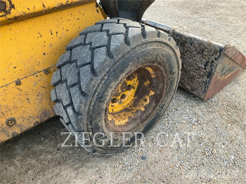 John Deere & CO. 330G クローラーローダー