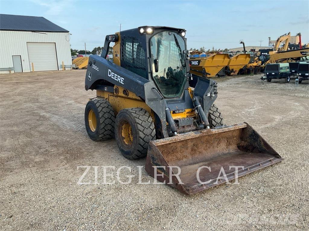 John Deere & CO. 330G クローラーローダー