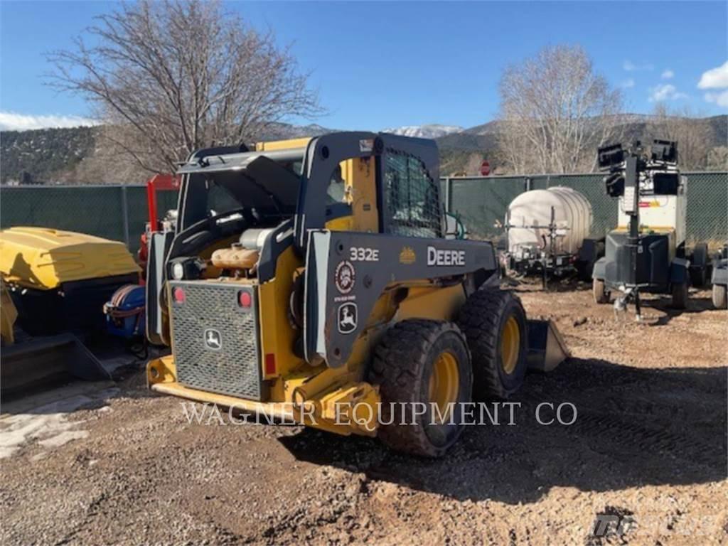 John Deere & CO. 332E スキッドステアローダー