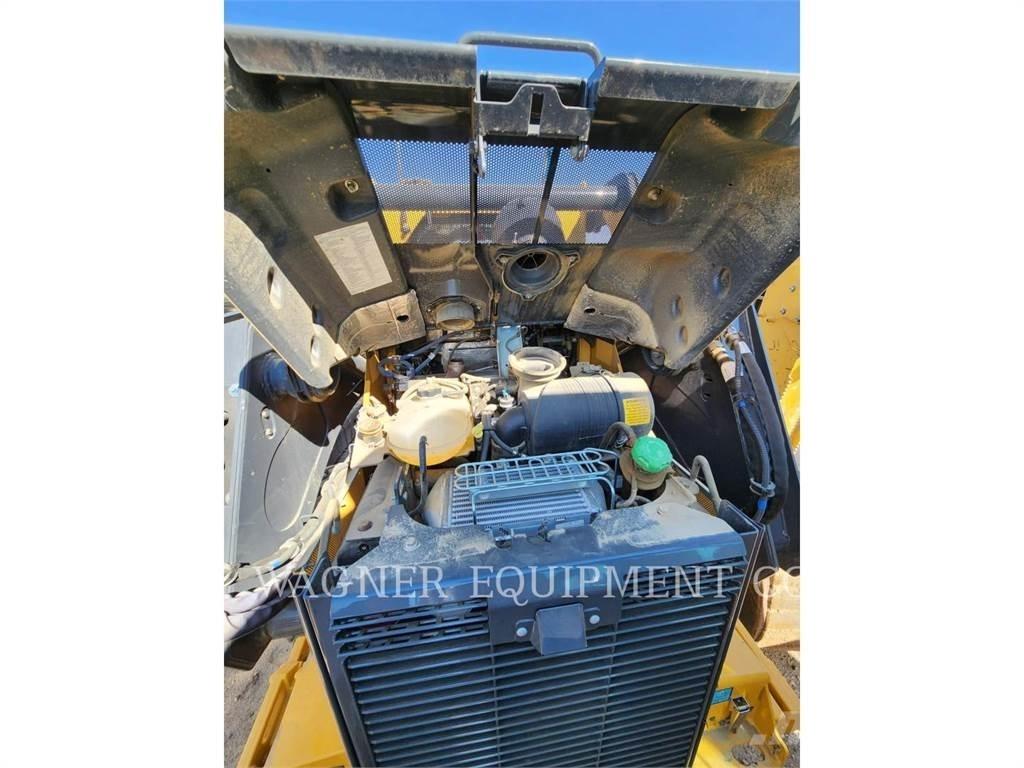 John Deere & CO. 332G スキッドステアローダー