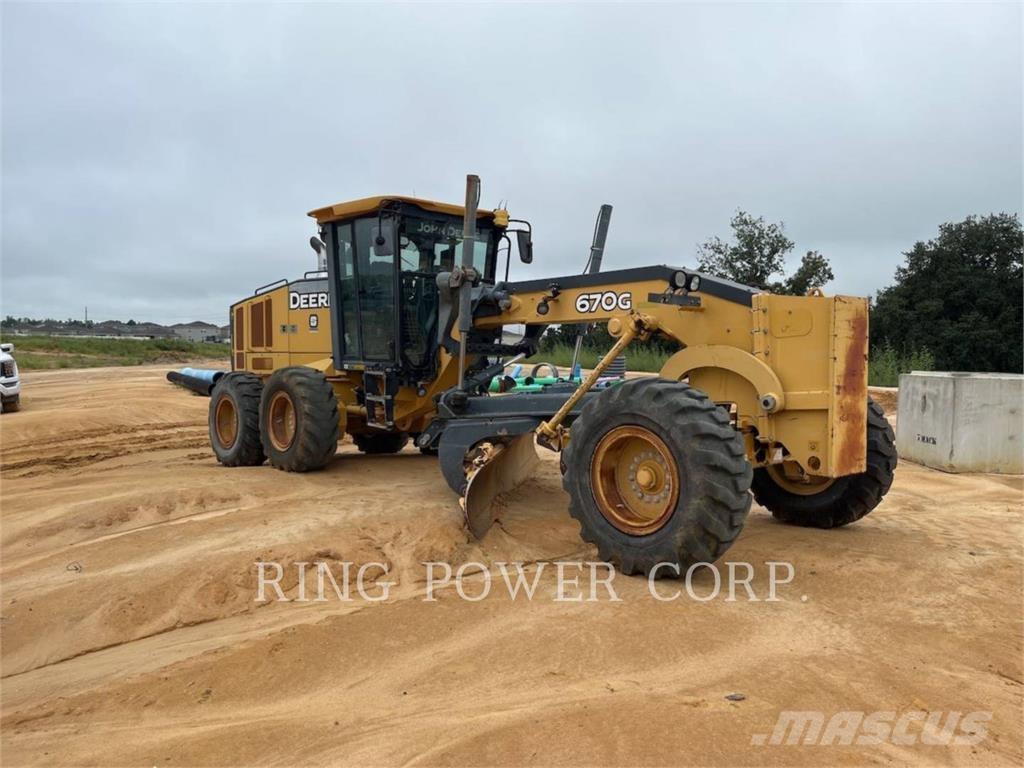 John Deere & CO. 670G モーターグレーダー