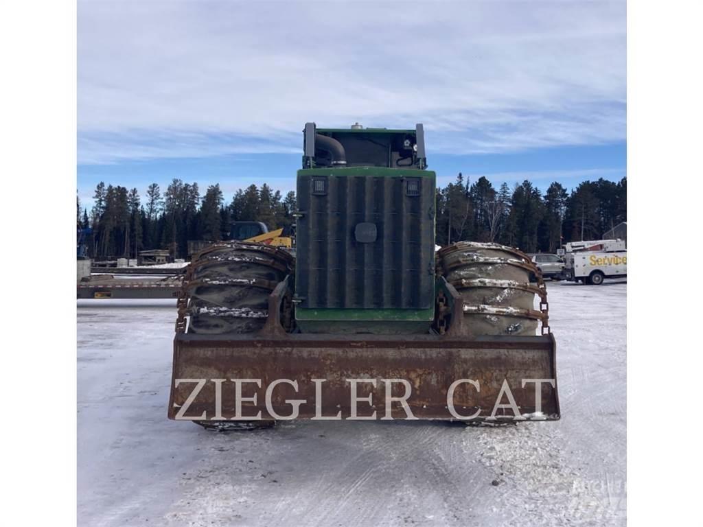 John Deere & CO. 748L 林業トラクター