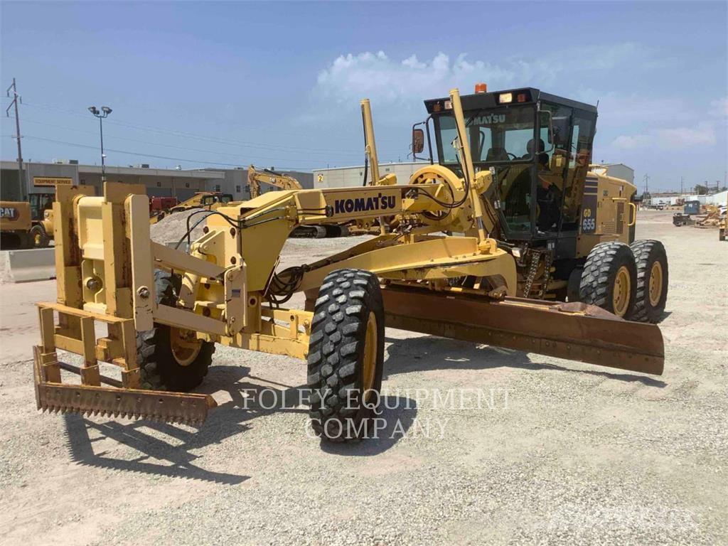 Komatsu GD655-3 モーターグレーダー