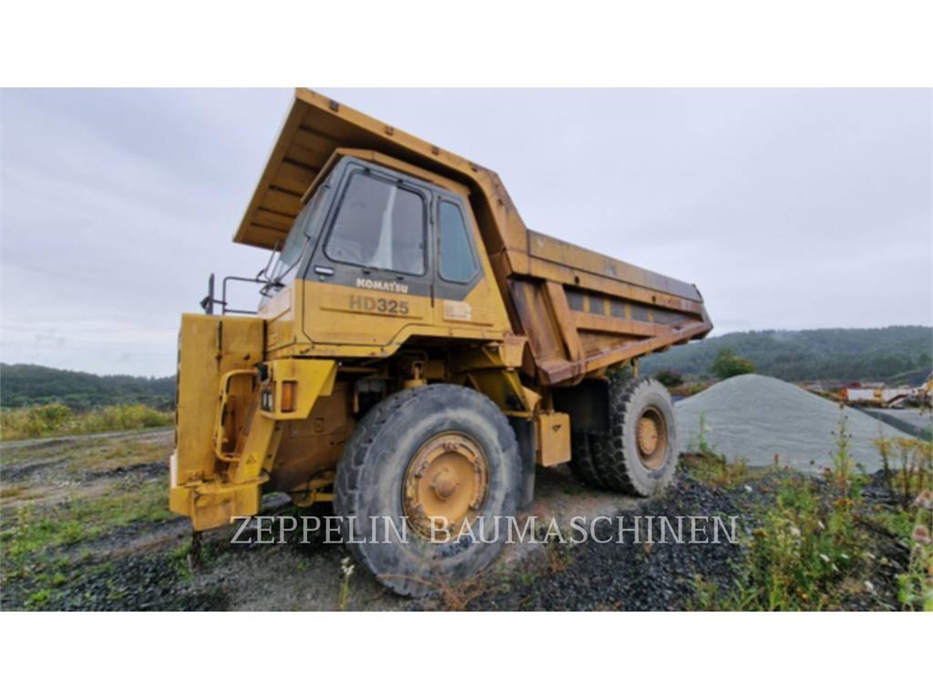 Komatsu HD325-6 アーティキュレート式ダンプトラック