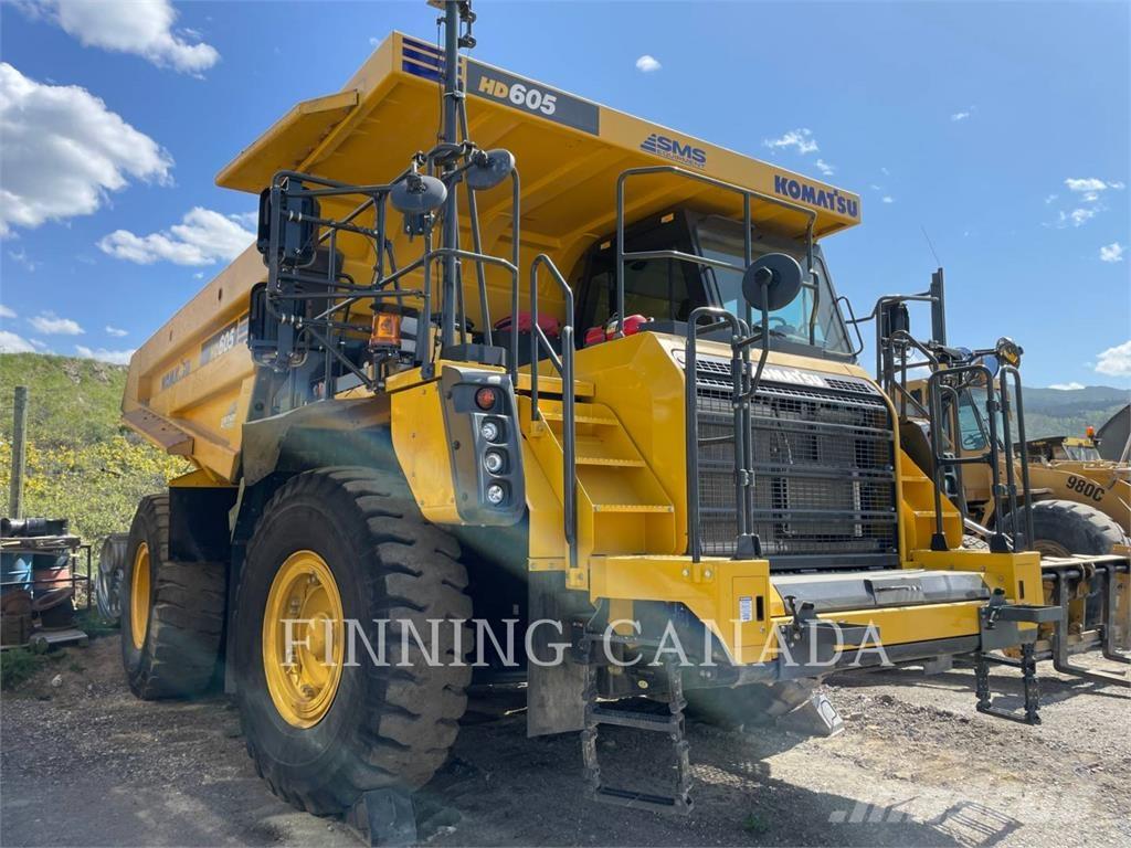 Komatsu HD605-8 アーティキュレート式ダンプトラック