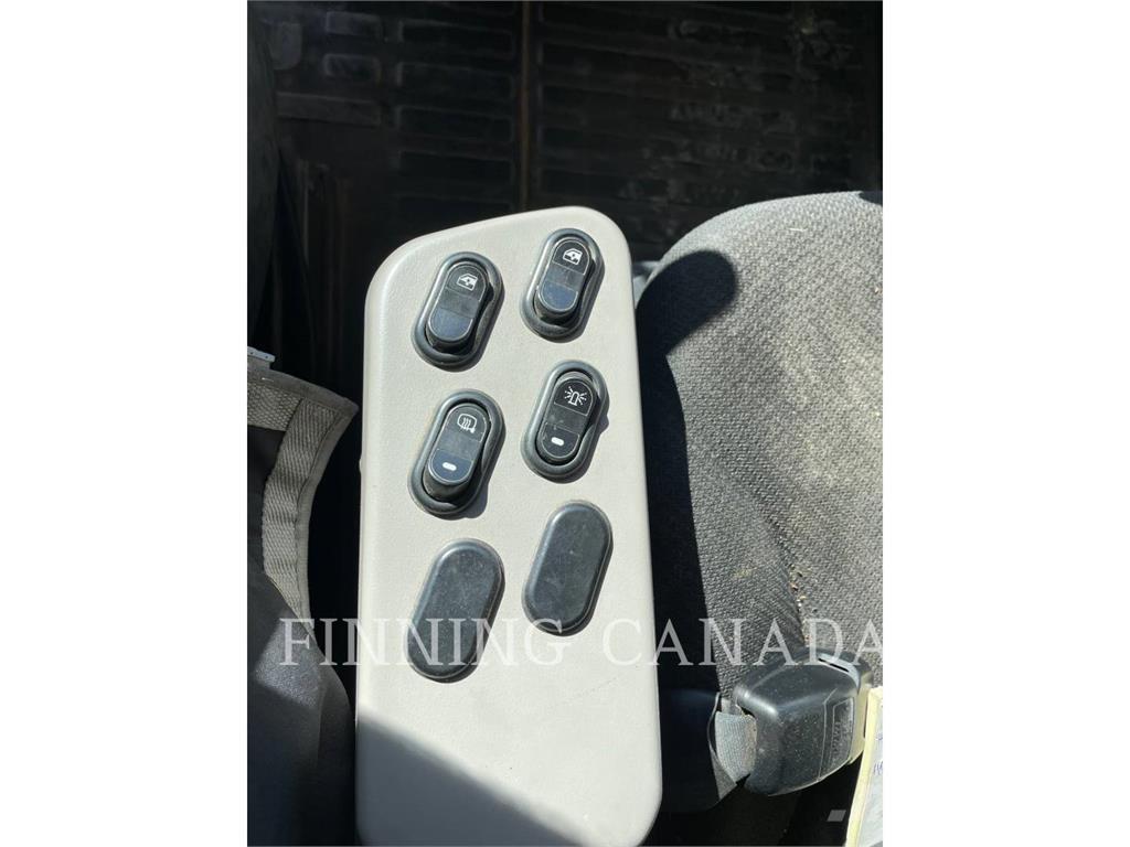 Komatsu HD605-8 アーティキュレート式ダンプトラック