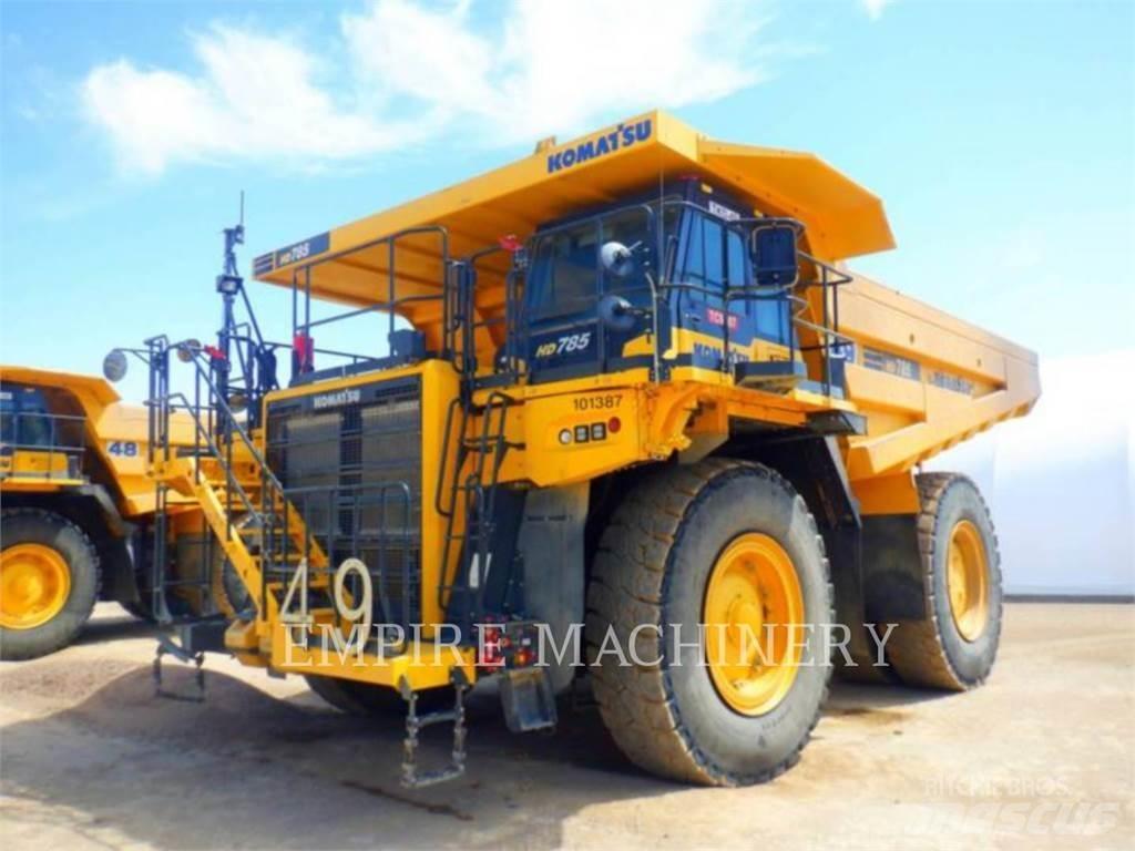 Komatsu HD785-8 アーティキュレート式ダンプトラック