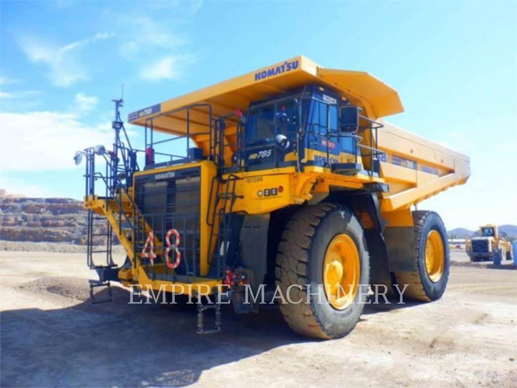 Komatsu HD785-8 アーティキュレート式ダンプトラック