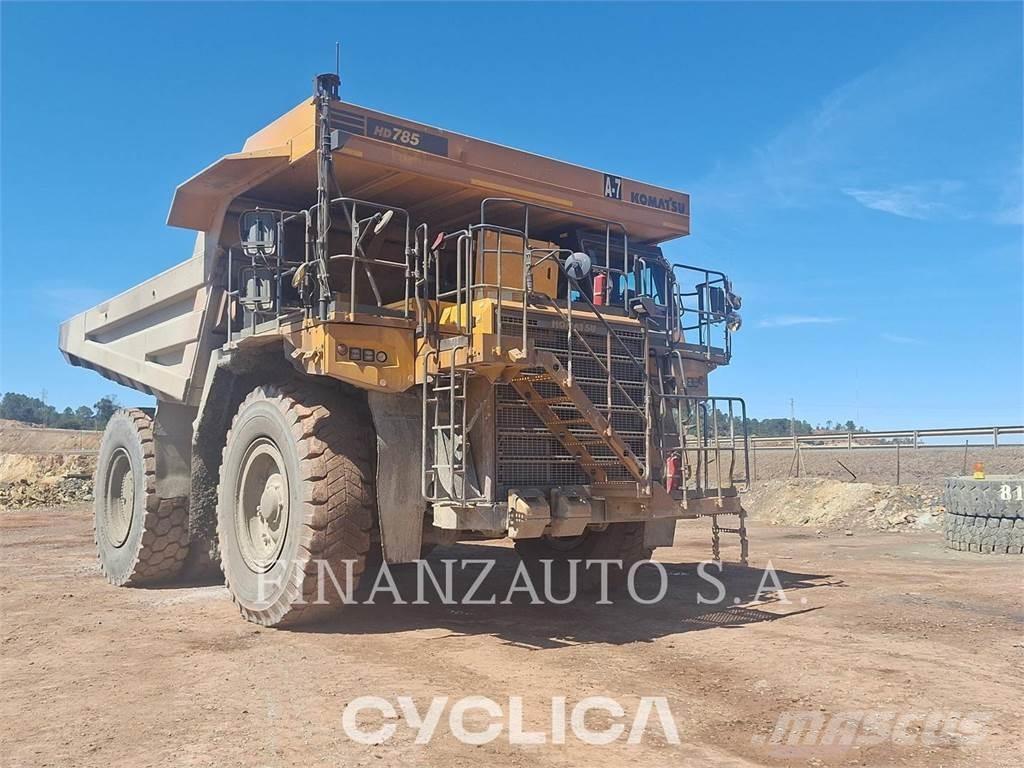 Komatsu HD785-8 アーティキュレート式ダンプトラック