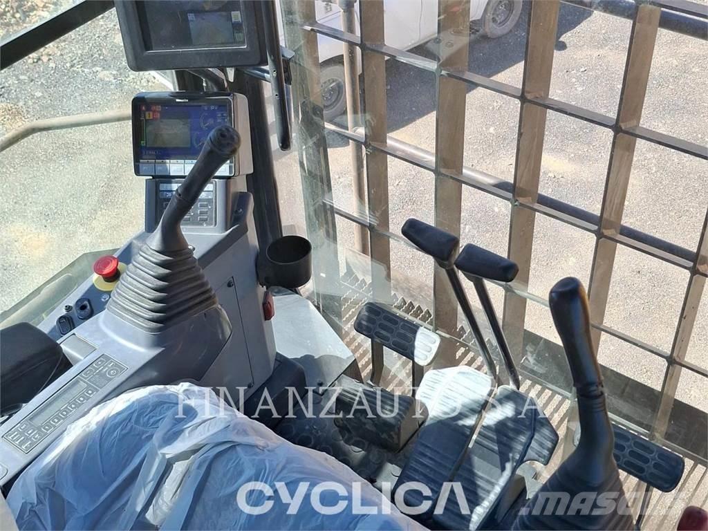 Komatsu PC2000-11 大型油圧ショベル12t以上（パワーショベル・ユンボ）