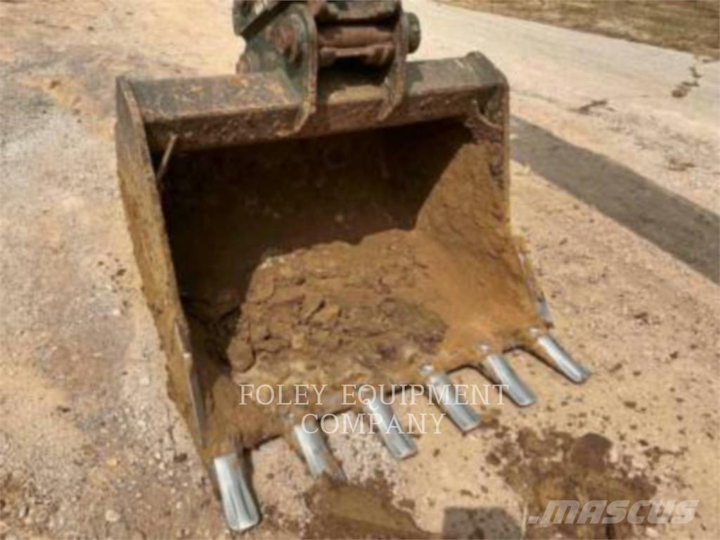 Komatsu PC210LCI11 大型油圧ショベル12t以上（パワーショベル・ユンボ）