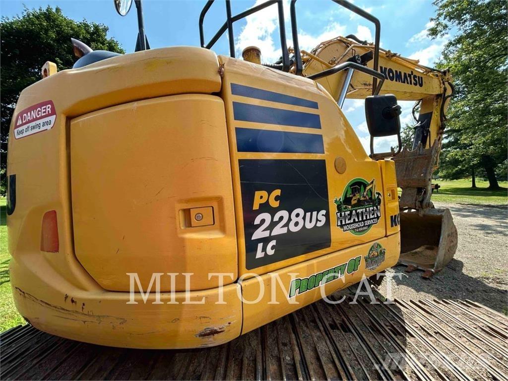 Komatsu PC228USLC-10 大型油圧ショベル12t以上（パワーショベル・ユンボ）