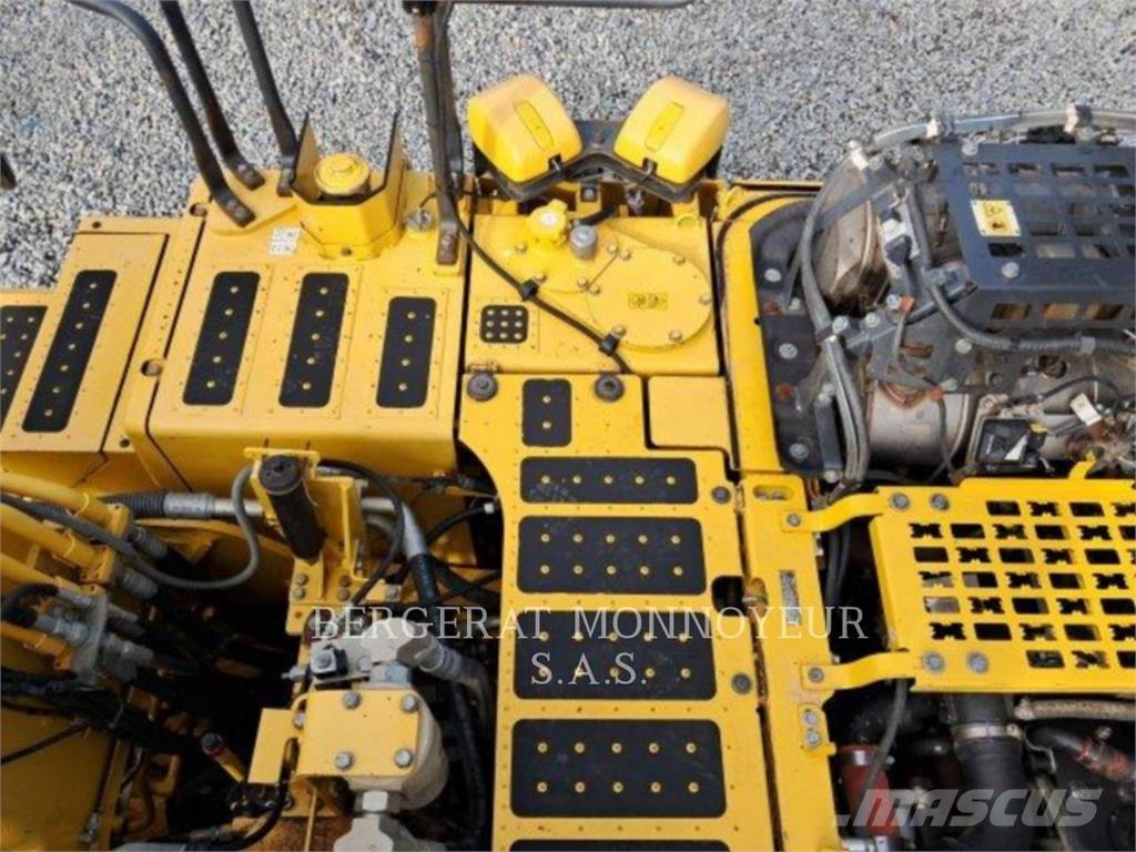 Komatsu PC240LC7 大型油圧ショベル12t以上（パワーショベル・ユンボ）
