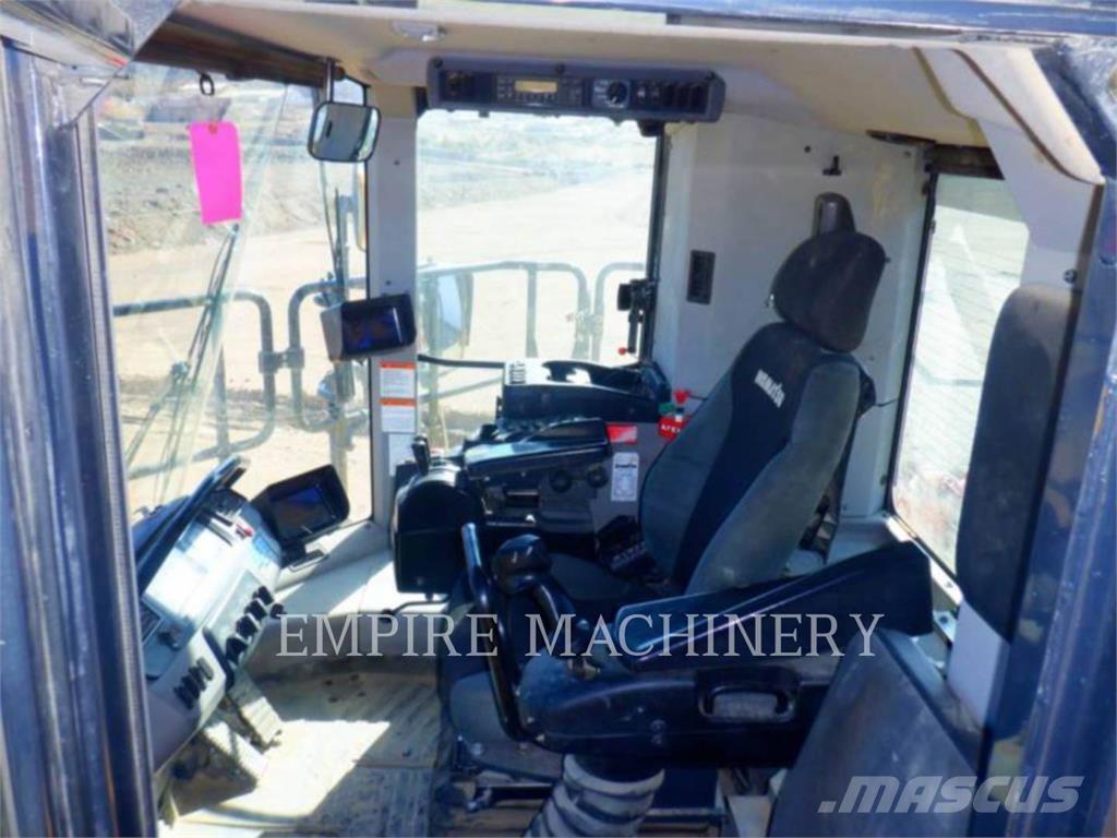 Komatsu WA900-8 ホイールローダー・タイヤショベル