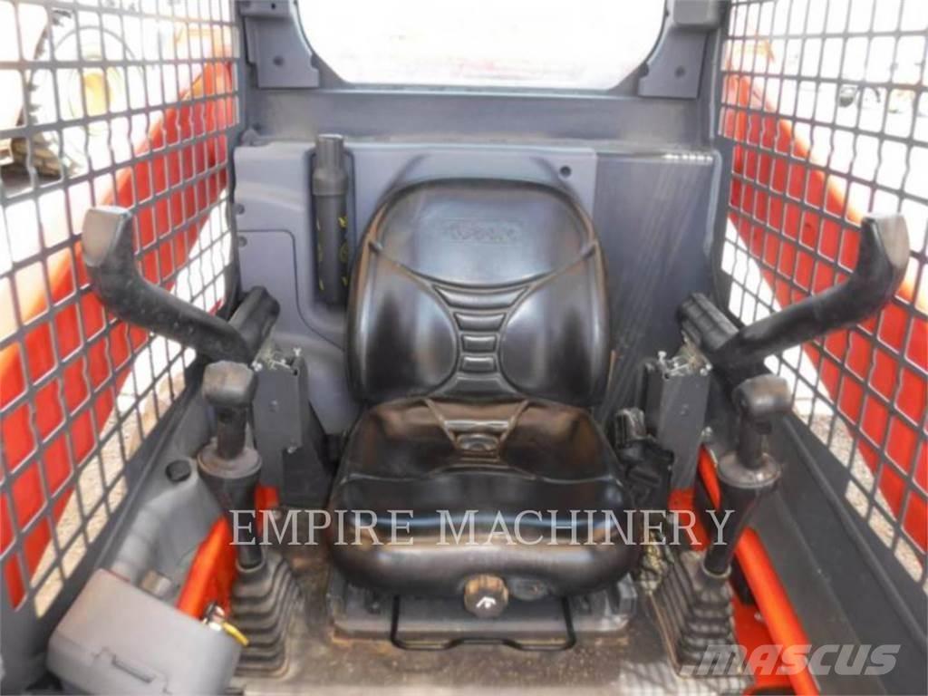 Kubota SSV75 スキッドステアローダー
