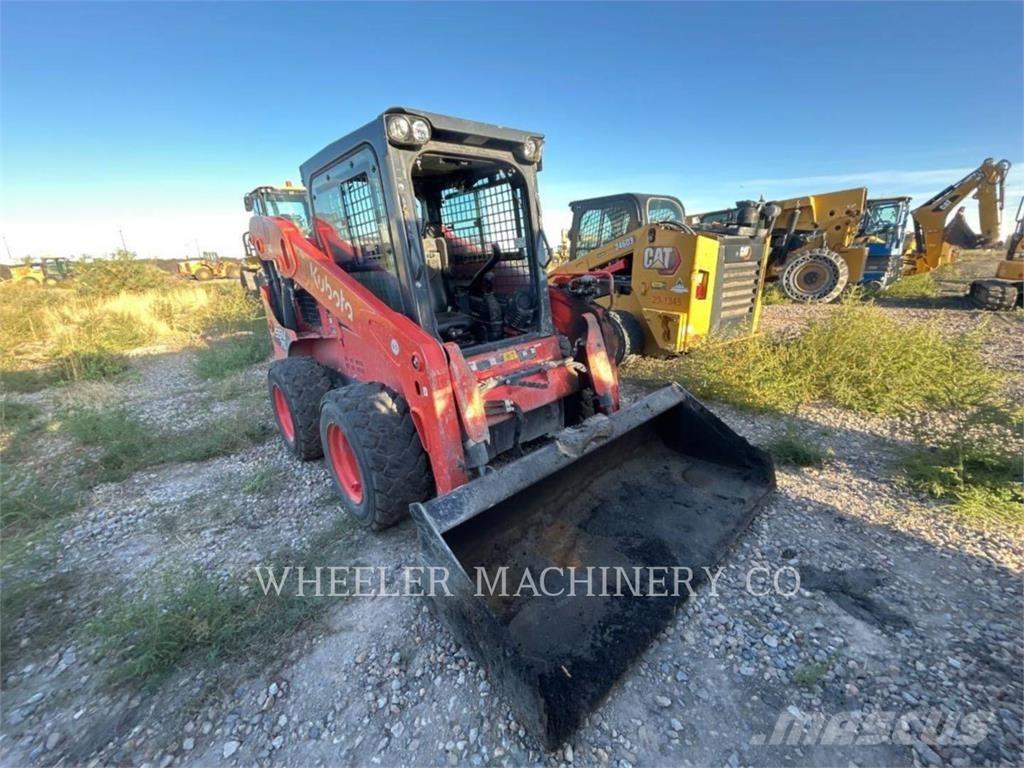 Kubota SSV75 スキッドステアローダー