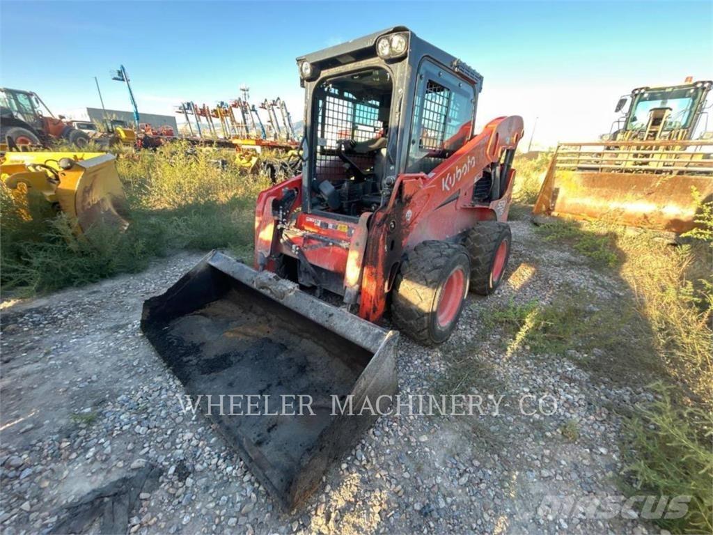 Kubota SSV75 スキッドステアローダー