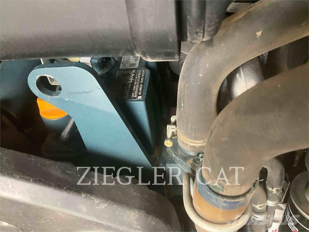 Kubota SSV75 スキッドステアローダー