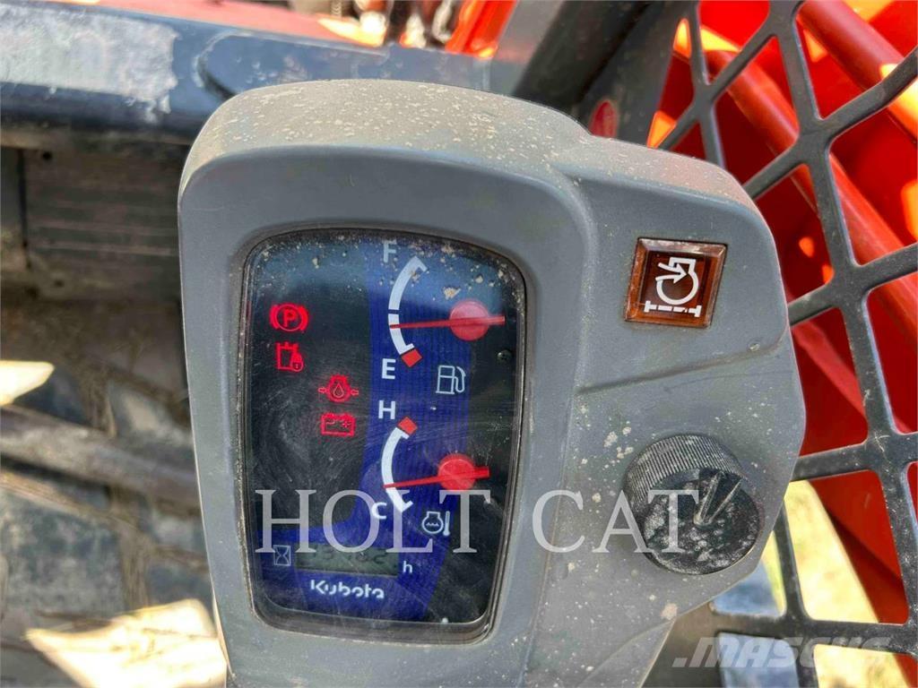 Kubota SVL75-2 クローラーローダー