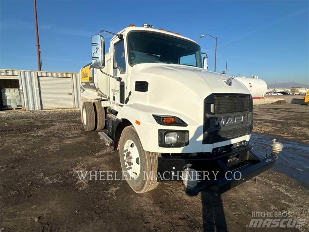 Mack WT2000 A タンカートラック