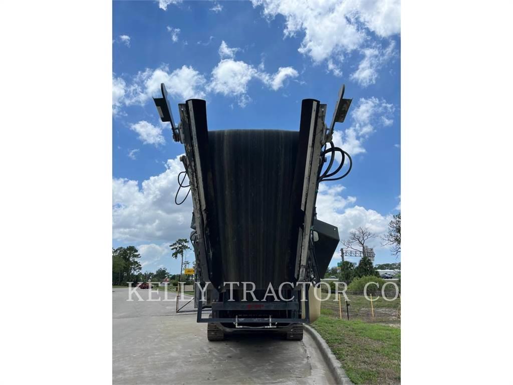Metso LT1213 自走式クラッシャー