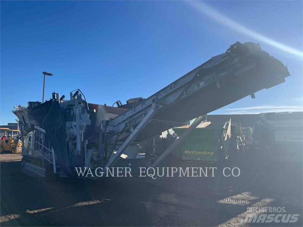 Metso ST2.8 自走式クラッシャー